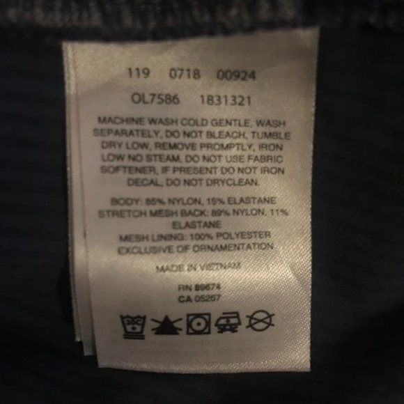 Mountain Hardwear romper - size L - Picture 6 of 9